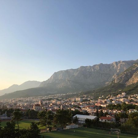 Uzelac Apartment With Pool Makarska Exterior foto