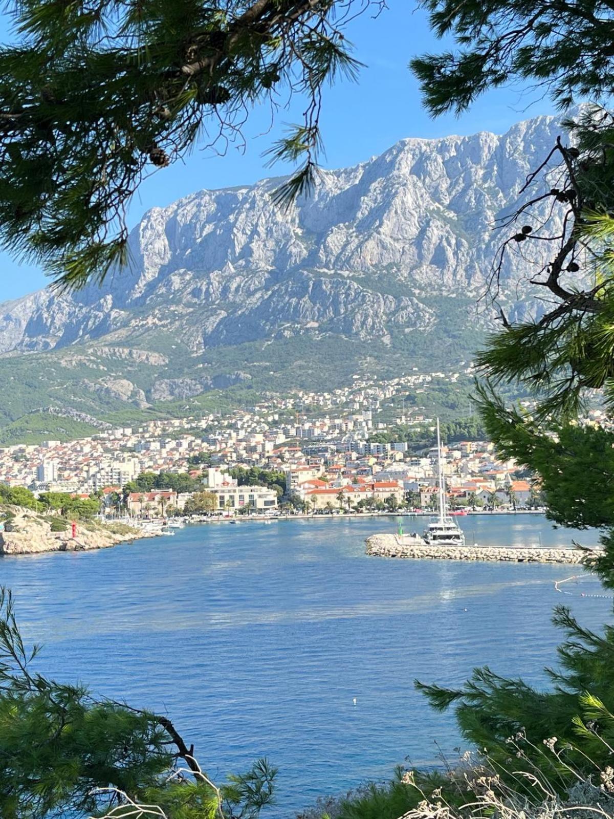 Uzelac Apartment With Pool Makarska Exterior foto